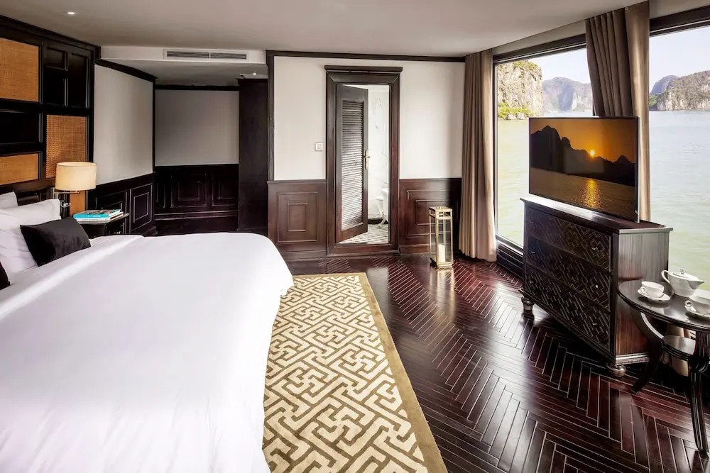 هتل آمباسادور کروز